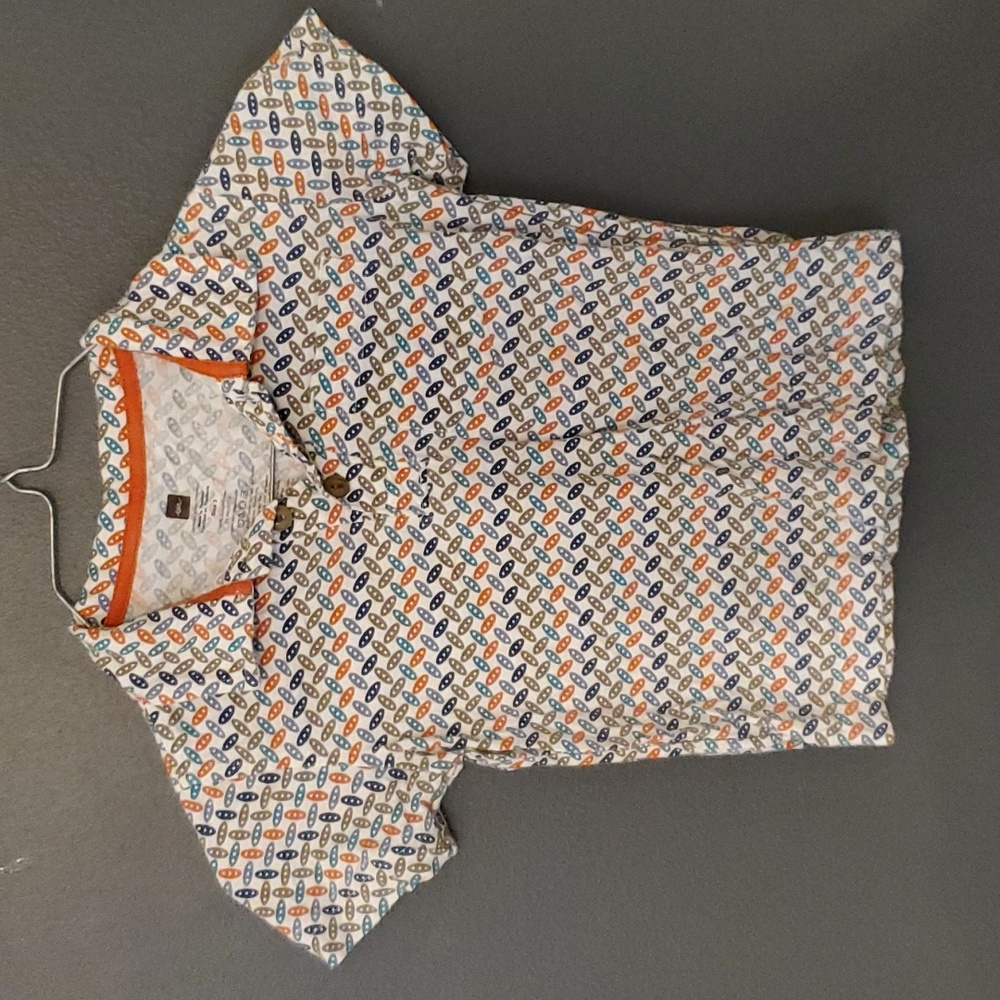 Boys size 3T shirt